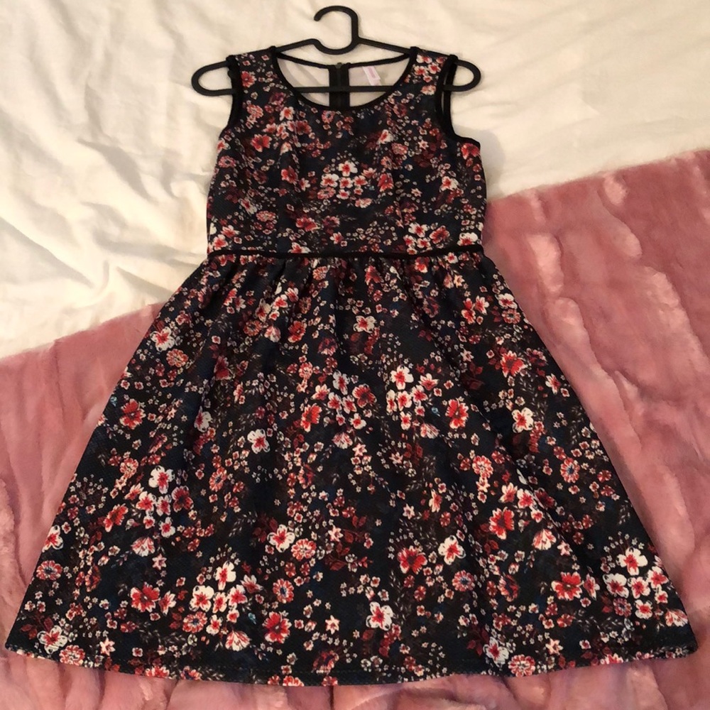 Women’s floral dress S